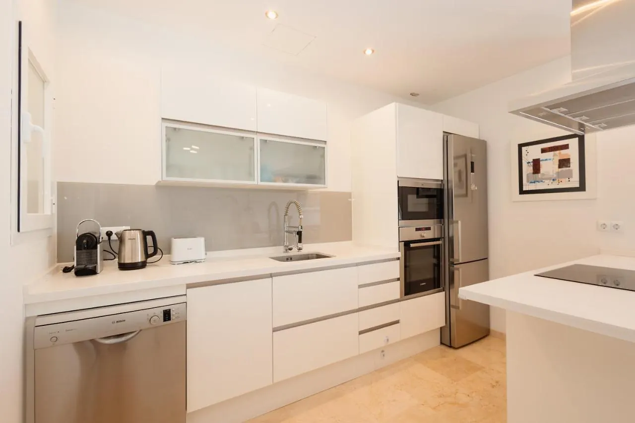 Modern Sea & Lake View Penthouse With Private Jacuzzi - 8 Min To Puente Romano Istan Apartment
