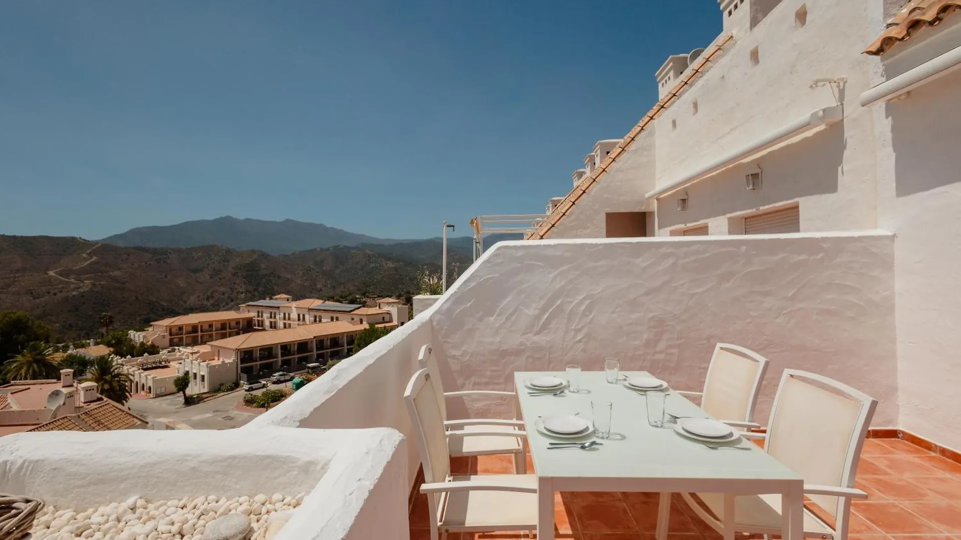 Modern Sea & Lake View Penthouse With Private Jacuzzi - 8 Min To Puente Romano Istan Spain
