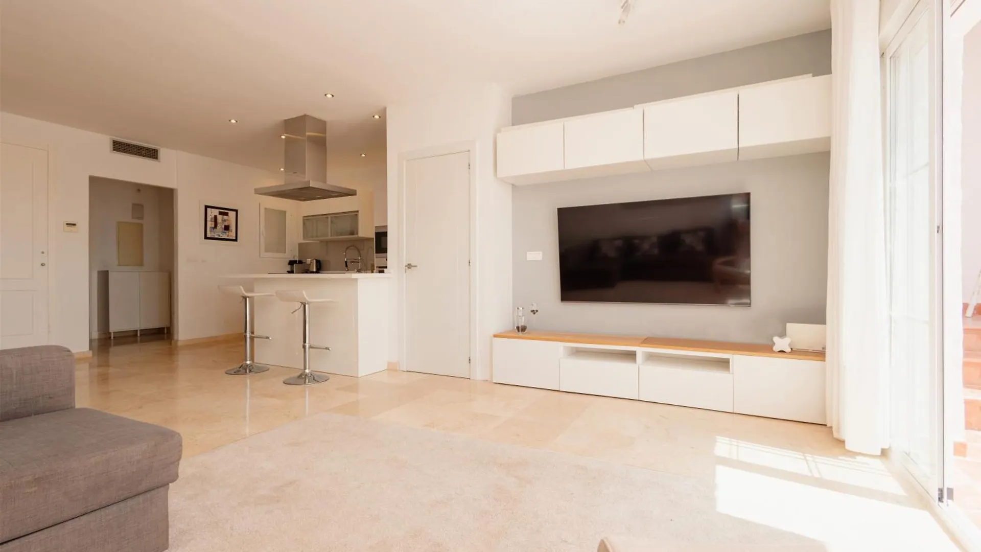 Apartment Modern Sea & Lake View Penthouse With Private Jacuzzi - 8 Min To Puente Romano Istan Spain