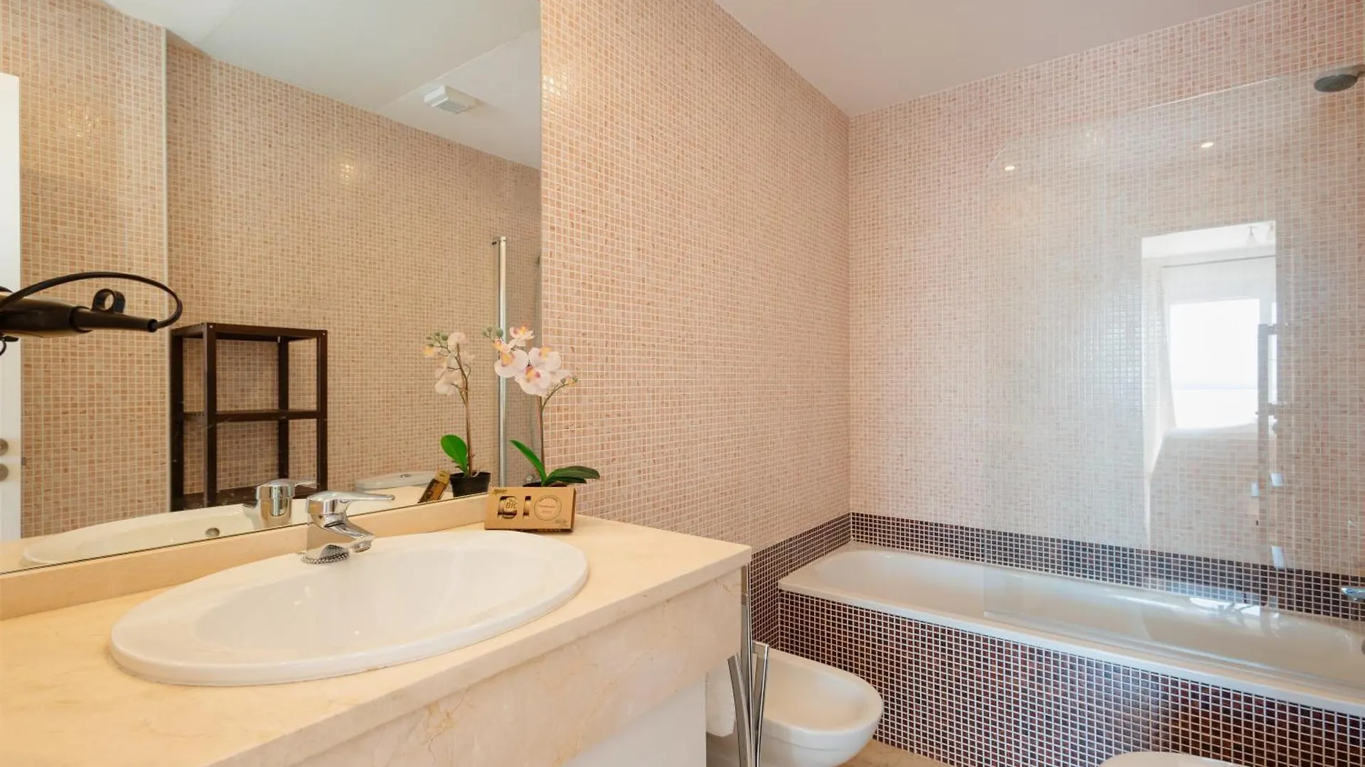 Modern Sea & Lake View Penthouse With Private Jacuzzi - 8 Min To Puente Romano Istan 0*,  Spain