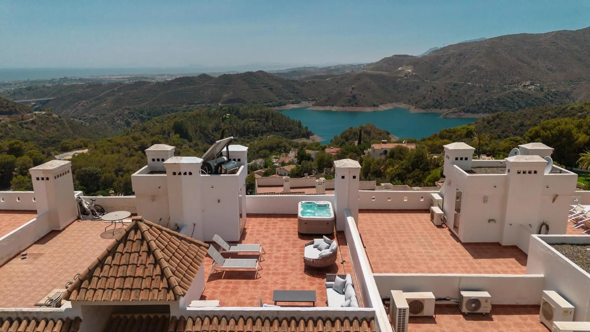 Modern Sea & Lake View Penthouse With Private Jacuzzi - 8 Min To Puente Romano Istan 0*,