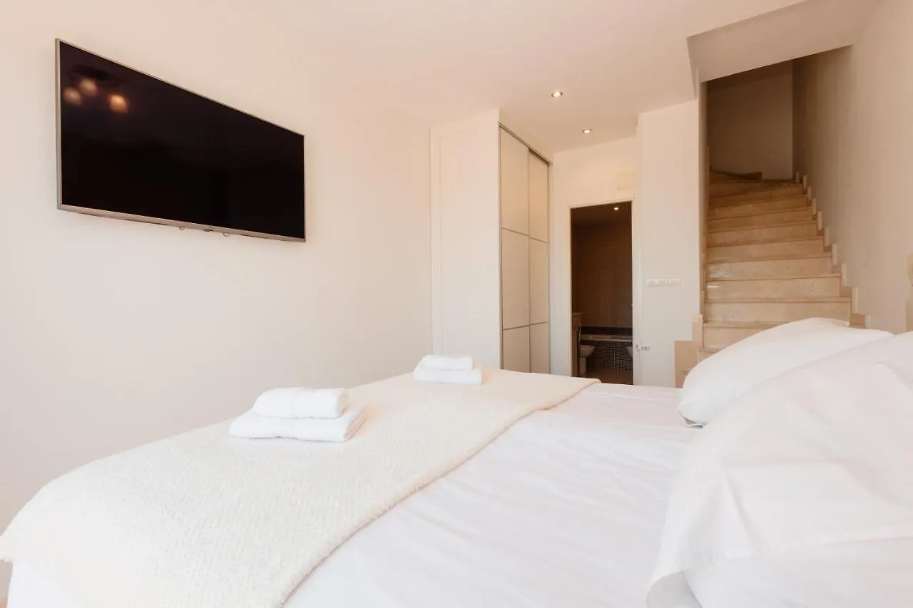 Apartment Modern Sea & Lake View Penthouse With Private Jacuzzi - 8 Min To Puente Romano Istan Spain
