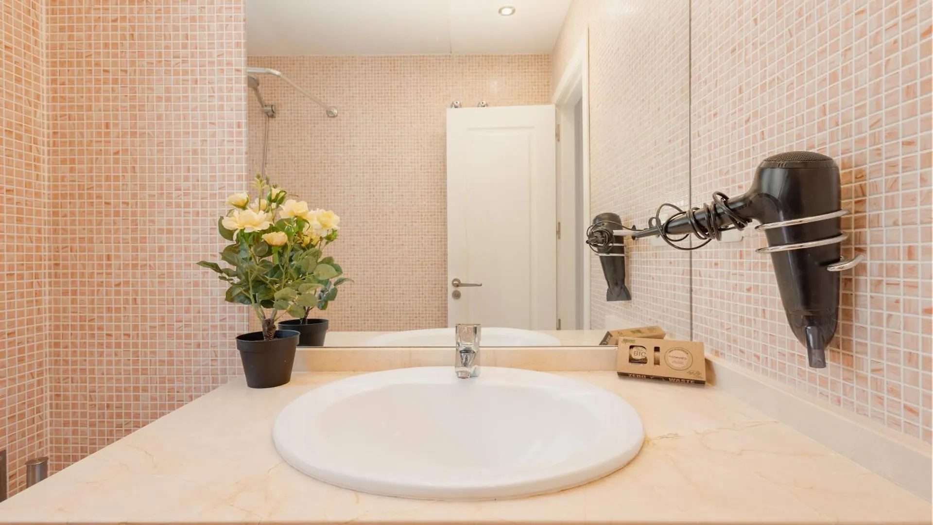 Modern Sea & Lake View Penthouse With Private Jacuzzi - 8 Min To Puente Romano Istan